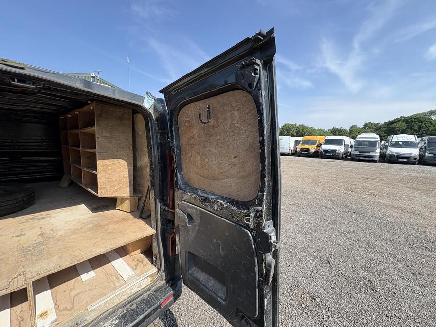 2015 Vauxhall Vivaro – Model: Vivaro  2900 Sportive CDTi – LM15HVW