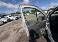 2017 Vauxhall Vivaro – Model: Vivaro 2700 Sport CDTi BT S/S – MV17AWA