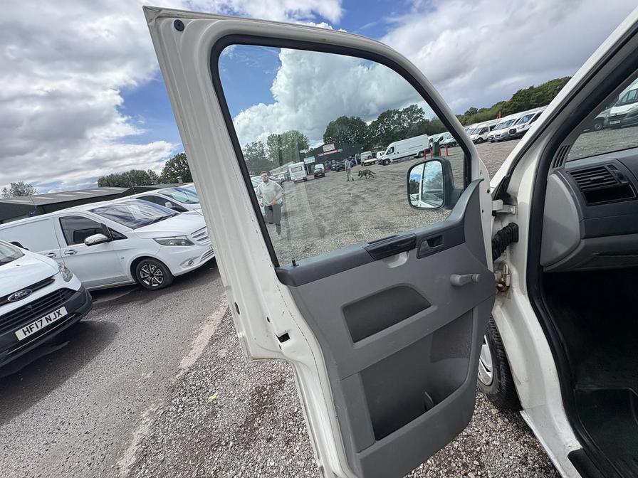 2009 Volkswagen Transporter – Model: Transporter T28 102 TDI SWB – PJ59EUU