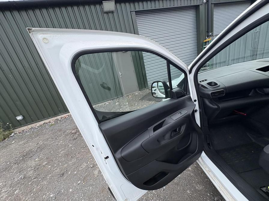 2021 Citroen Berlingo – Model: Berlingo 1000 Enterprise Professional Blue HDi – WP71OBO