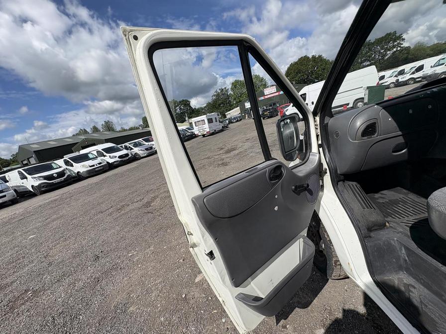 2006 Ford Transit – Model: Transit 350 LWB – YP06HLA