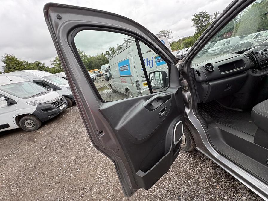 2018 Vauxhall Vivaro – Model: Vivaro 2700 Sport CDTi BT S/S – KU68VUX