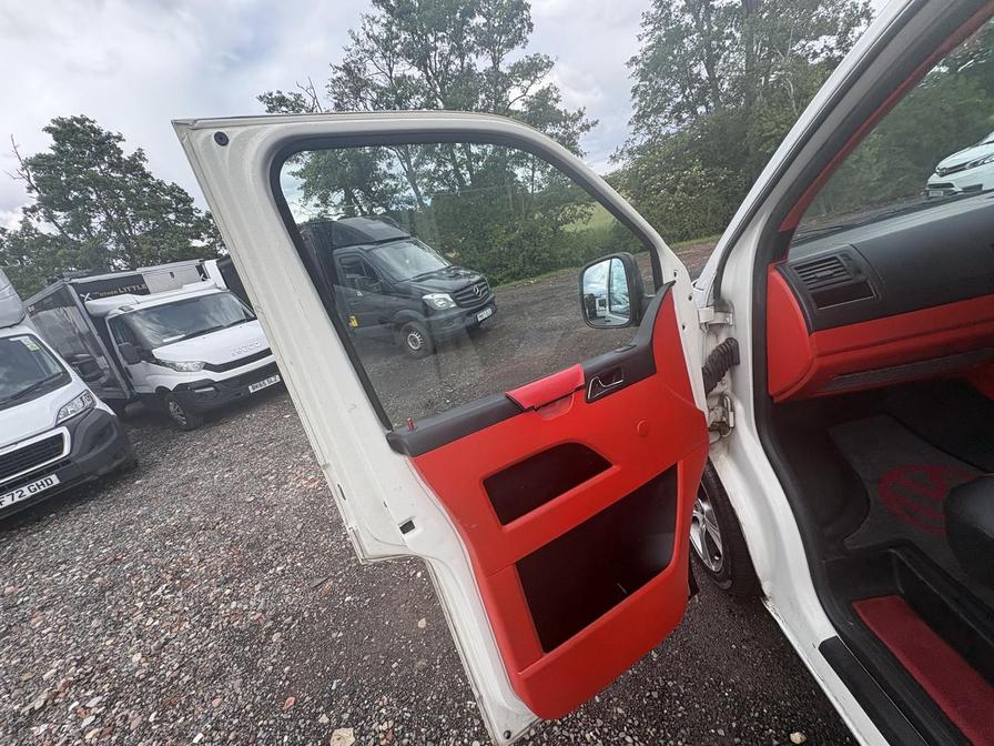 2006 Volkswagen Transporter – Model: Transporter T30 104 TDI LWB – BW55RDY