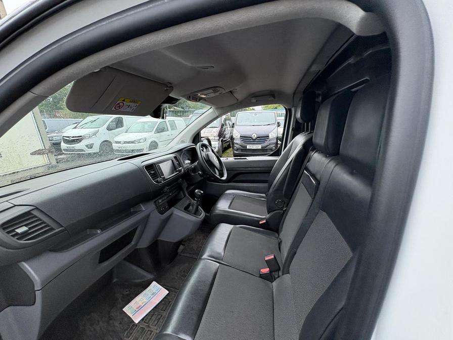 2021 Vauxhall Vivaro – Model: Vivaro 2700 Sportive S/S – KJ21MUU