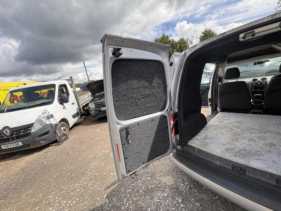2015 Volkswagen Caddy – Model: Caddy C20 Highline TDI BlueMotion Technology Semi-Auto – GU15EWE