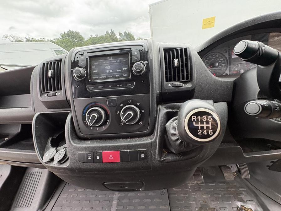 2015 Citroen Relay – Model: Relay 35 L3H2 Enterprise HDi – LB15UHP