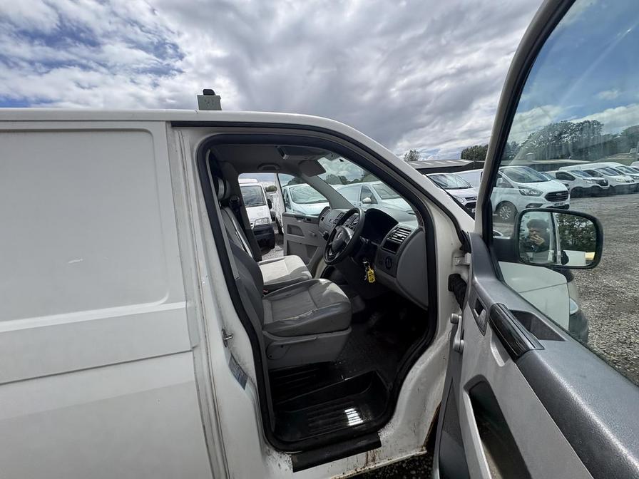 2009 Volkswagen Transporter – Model: Transporter T28 102 TDI SWB – PJ59EUU