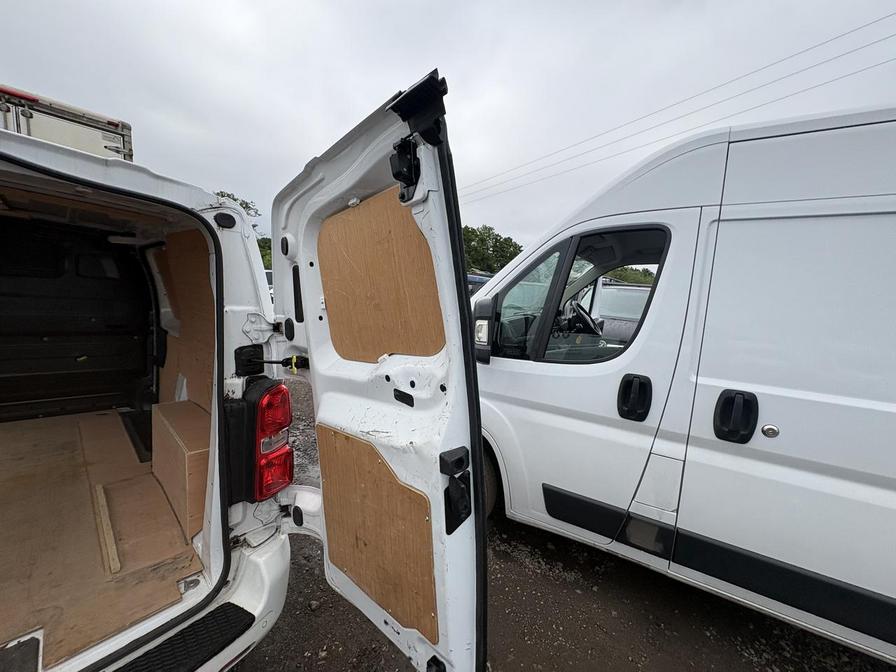 2021 Vauxhall Vivaro – Model: Vivaro 2700 Sportive S/S – KJ21MUU