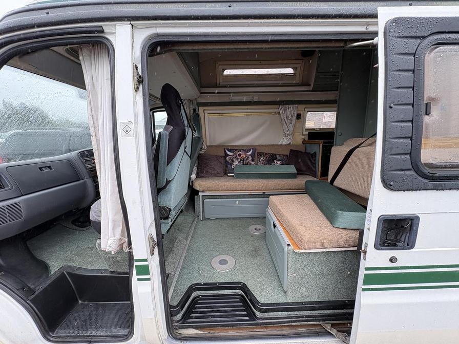 2000 Peugeot Boxer – Model: Boxer 270 MWB – X236VNJ