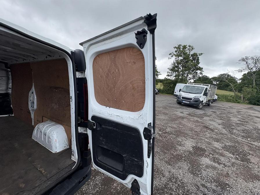 2018 Vauxhall Vivaro – Model: Vivaro 2900 Bi-T CDTi S/S – FY68UVE