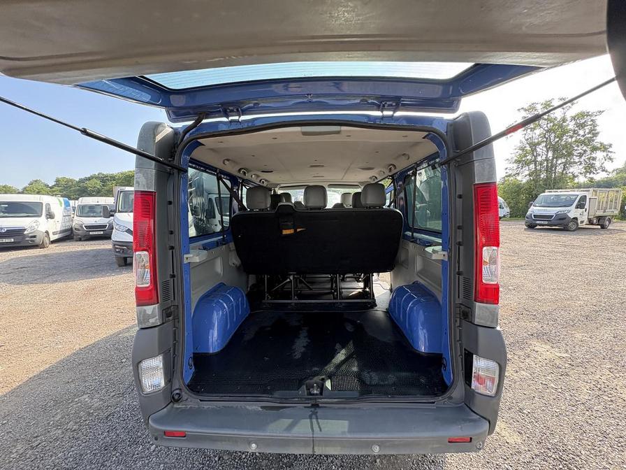 2009 Vauxhall Vivaro Combi – Model: Vivaro Combi LWB – EX59SUV