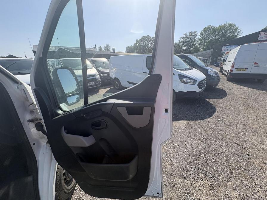2018 Vauxhall Movano – Model: Movano L3H2 F3500 CDTi – SG18ZTO