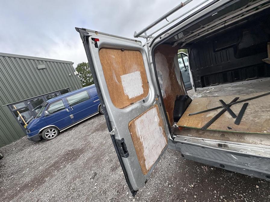 2010 Ford Transit – Model: Transit 115 T260 SWB Limited FWD – YR60LCU