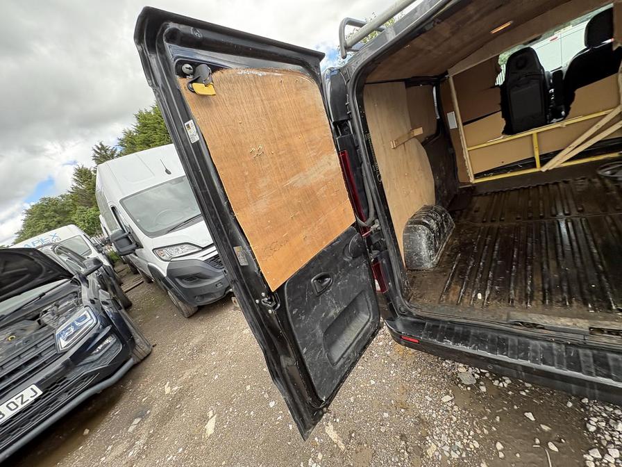 2017 Vauxhall Vivaro – Model: Vivaro 2700 Sport CDTi BT S/S – VA17CXM