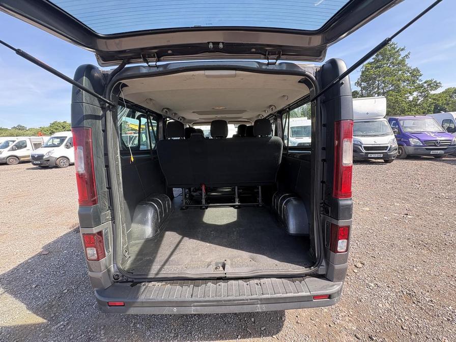 2017 Vauxhall Vivaro Combi – Model: Vivaro  Combi CDTi S/S – LK17WKB