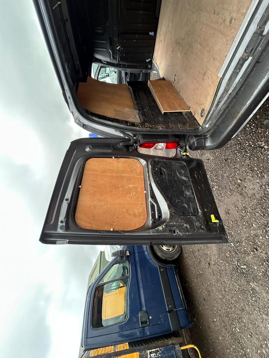 2022 Vauxhall Combo – Model: Combo 2300 Sportive TD – OV22URP