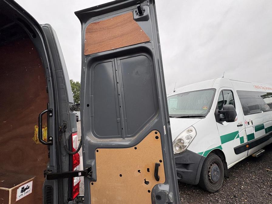 2022 Nissan Interstar – Model: Interstar Tekna dCi – EY22TYK
