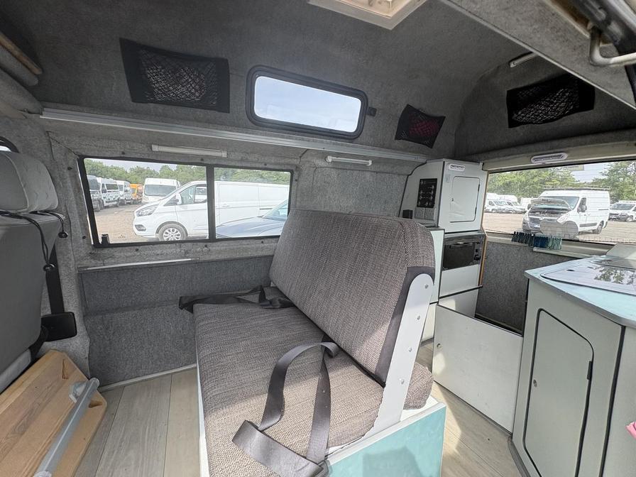 1991 Volkswagen Golf – Model: Transporter – J377FCD