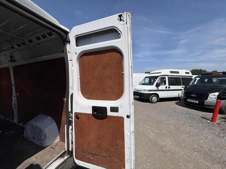 2021 Peugeot Boxer – Model: Boxer 335 Professional L3H2 Blue HDi – OV71KFF