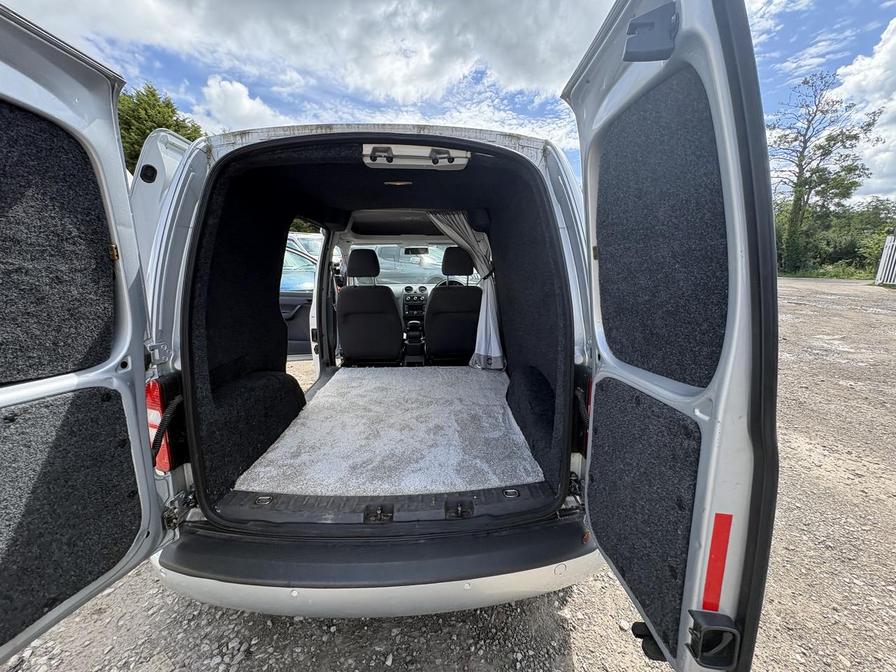 2015 Volkswagen Caddy – Model: Caddy C20 Highline TDI BlueMotion Technology Semi-Auto – GU15EWE
