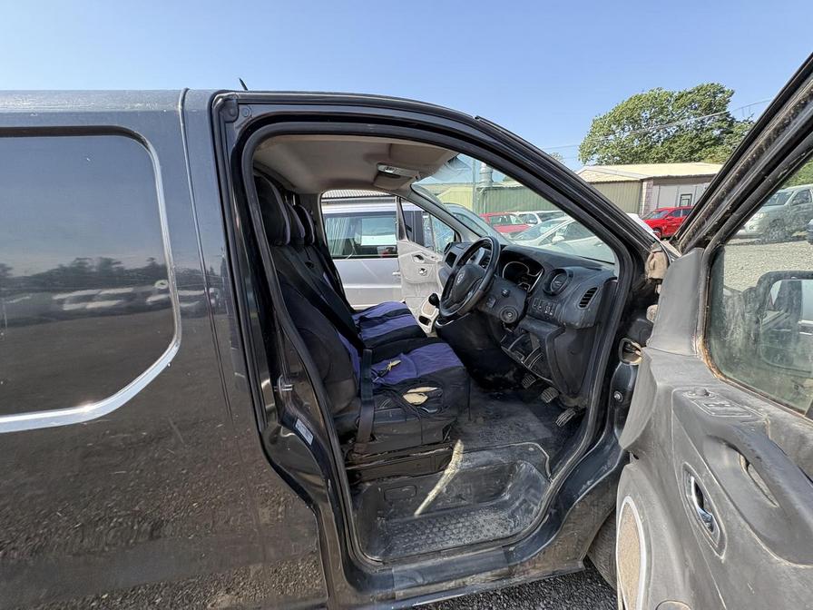 2015 Vauxhall Vivaro – Model: Vivaro  2900 Sportive CDTi – LM15HVW