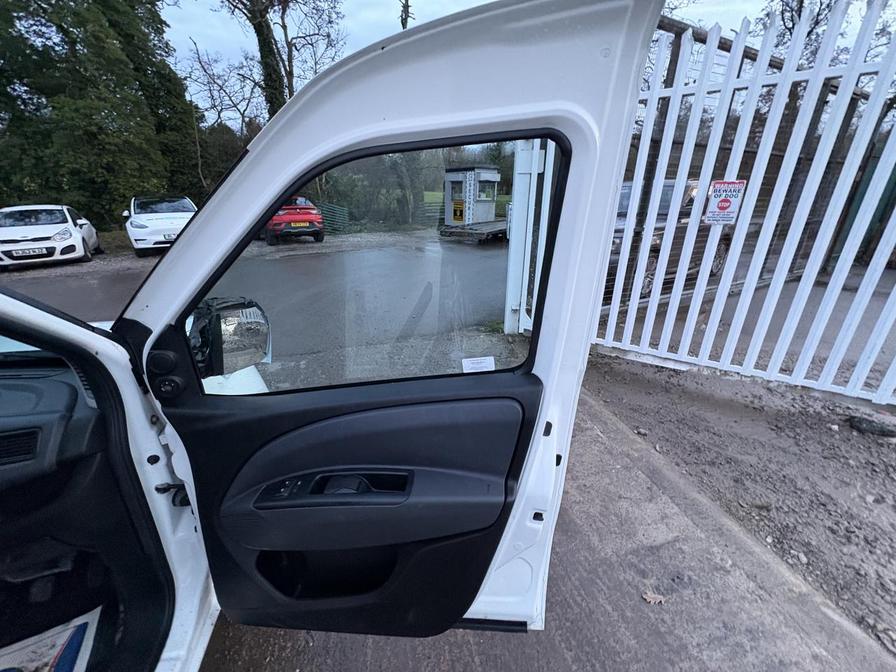 2017 Fiat Doblo Cargo – Model: Doblo 16v SX MultiJet II – HJ67WHG