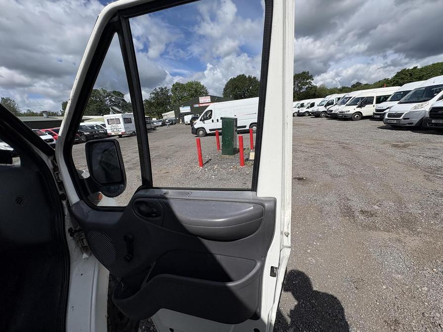 2006 Ford Transit – Model: Transit 350 LWB – YP06HLA