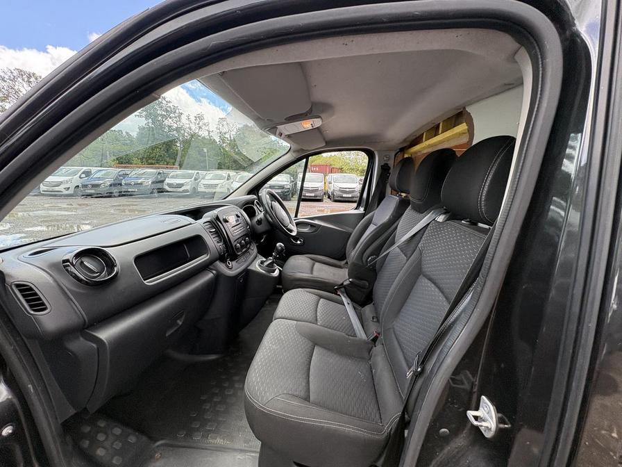 2017 Vauxhall Vivaro – Model: Vivaro 2700 Sport CDTi BT S/S – VA17CXM