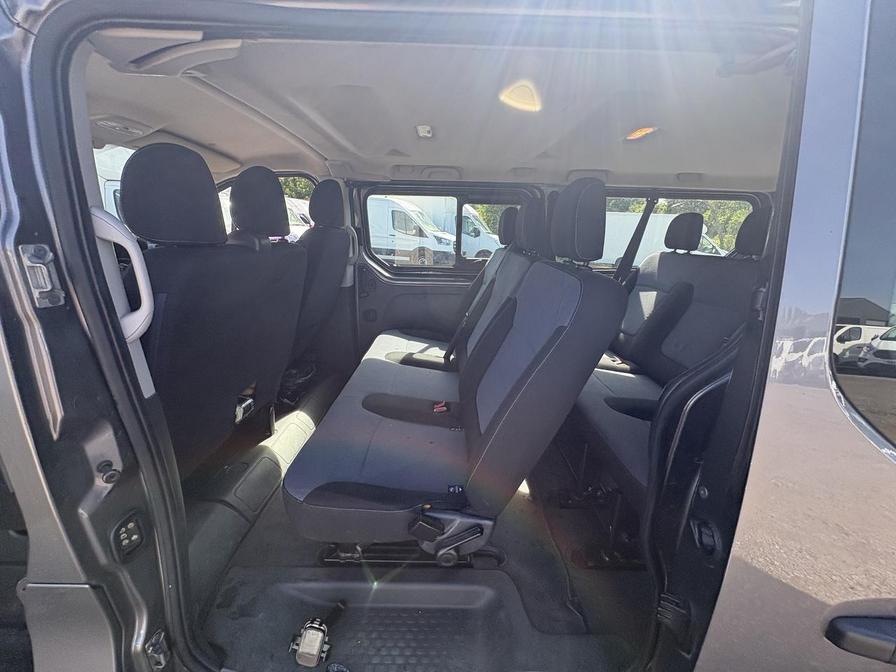 2017 Vauxhall Vivaro Combi – Model: Vivaro  Combi CDTi S/S – LK17WKB