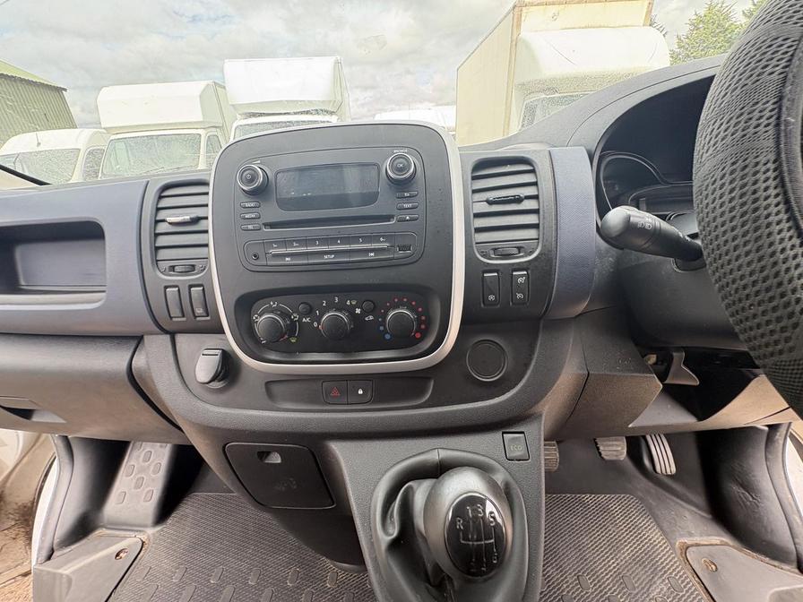 2015 Vauxhall Vivaro – Model: Vivaro  2700 CDTI – DY15LUZ