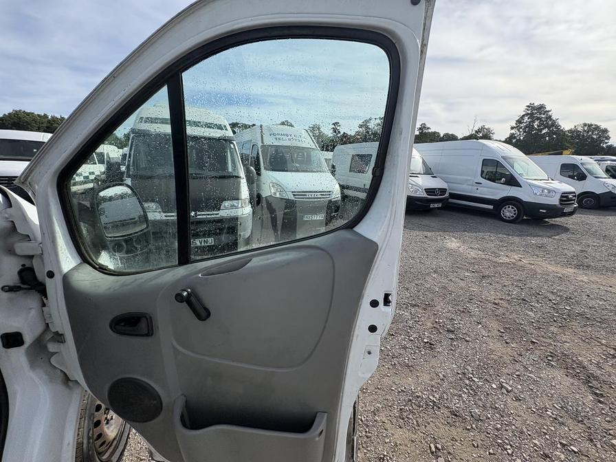 2011 Vauxhall Vivaro – Model: Vivaro 2900 CDTi 113 LWB – DN61FFP