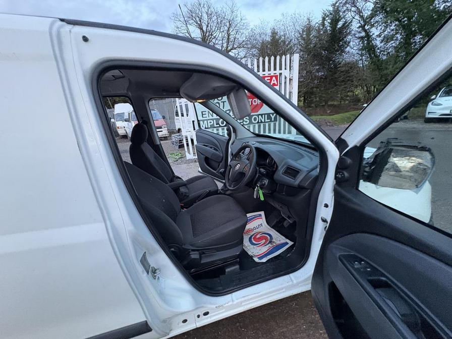 2017 Fiat Doblo Cargo – Model: Doblo 16v SX MultiJet II – HJ67WHG
