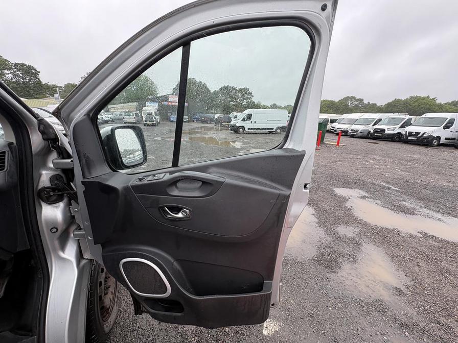 2016 Vauxhall Vivaro – Model: Vivaro 2700 Sport Bi-T CDTi ecoFLEX S/S – DF16YFC
