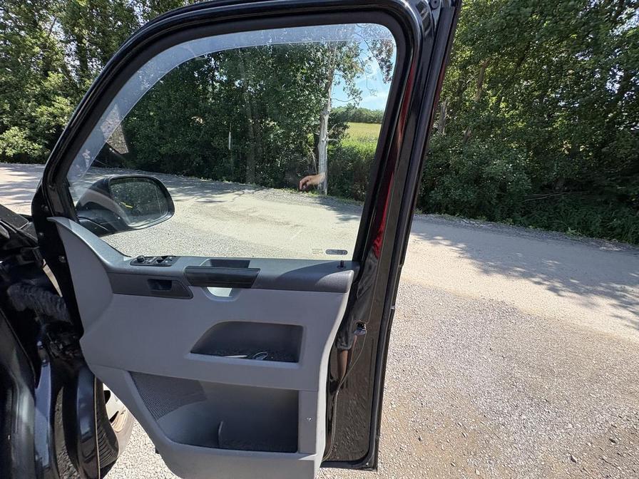 2008 Volkswagen Transporter – Model: Transporter Shuttle SE130 LWB – ML58XLV