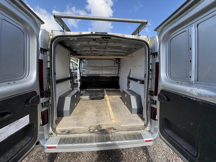 2017 Vauxhall Vivaro – Model: Vivaro 2700 Sport CDTi BT S/S – MV17AWA