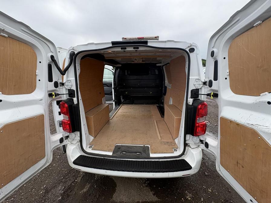 2021 Vauxhall Vivaro – Model: Vivaro 2700 Sportive S/S – KJ21MUU