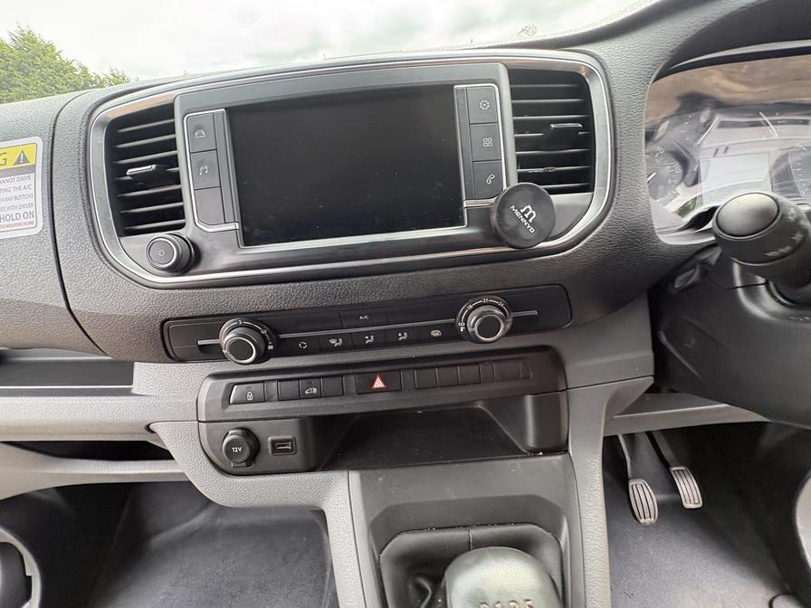 2022 Peugeot Expert – Model: Expert Professional Premium L2 Blue HDi – RF22FWR