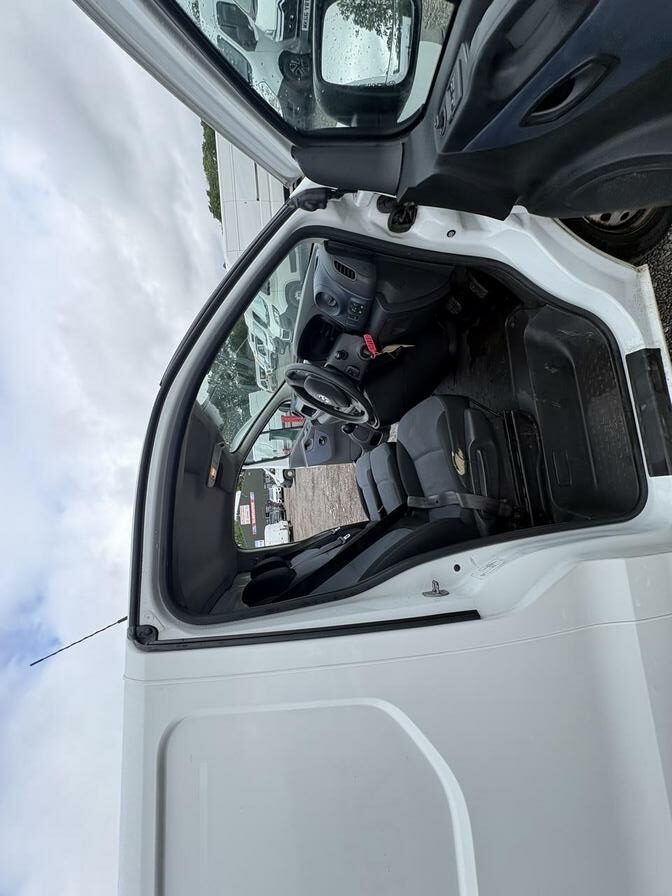 2018 Vauxhall Vivaro – Model: Vivaro 2900 Bi-T CDTi S/S – FY68UVE