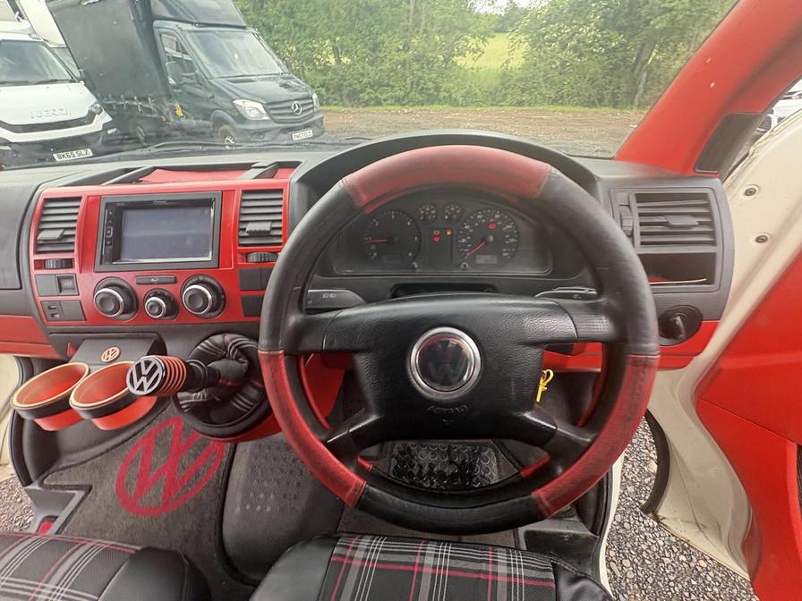 2006 Volkswagen Transporter – Model: Transporter T30 104 TDI LWB – BW55RDY