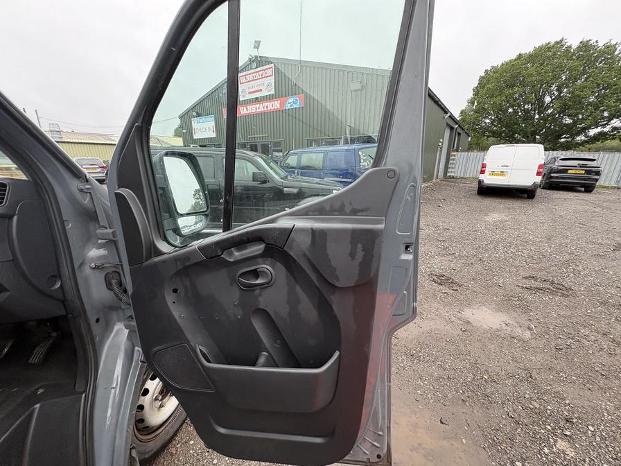 2022 Nissan Interstar – Model: Interstar Tekna dCi – EY22TYK