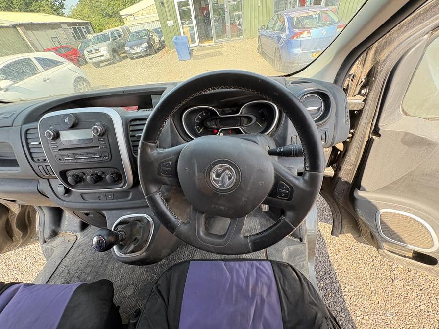 2015 Vauxhall Vivaro – Model: Vivaro  2900 Sportive CDTi – LM15HVW