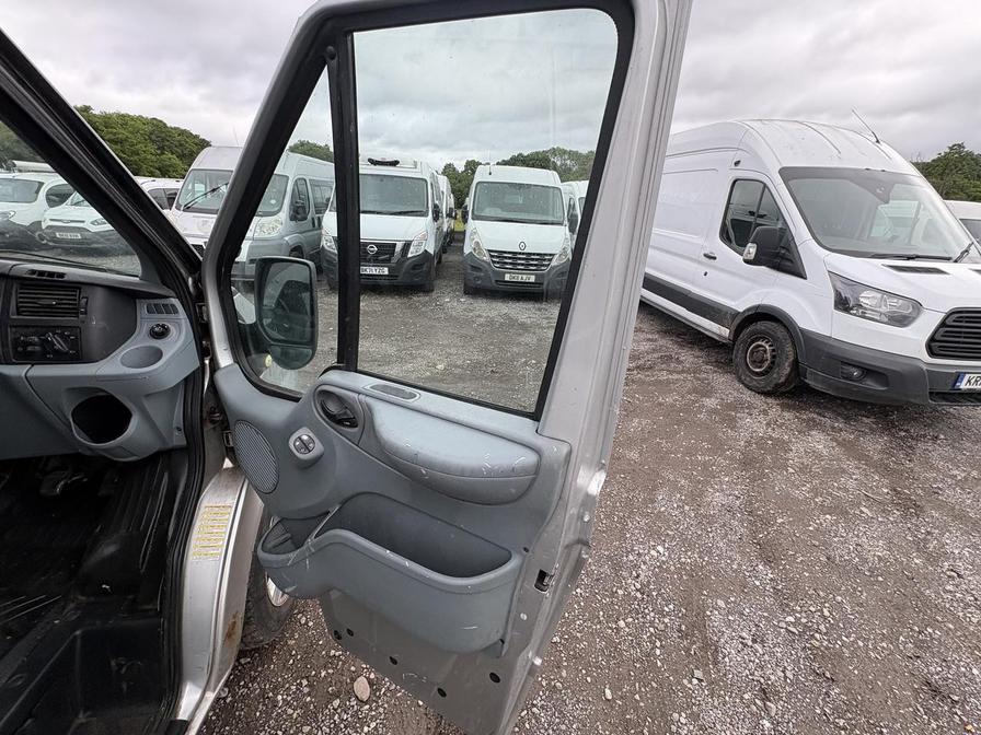 2010 Ford Transit – Model: Transit 115 T260 SWB Limited FWD – YR60LCU