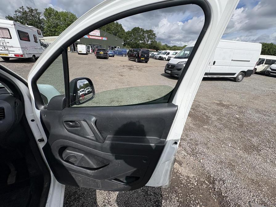 2015 Citroen Berlingo – Model: Berlingo 625 LX HDi – LX15UAF