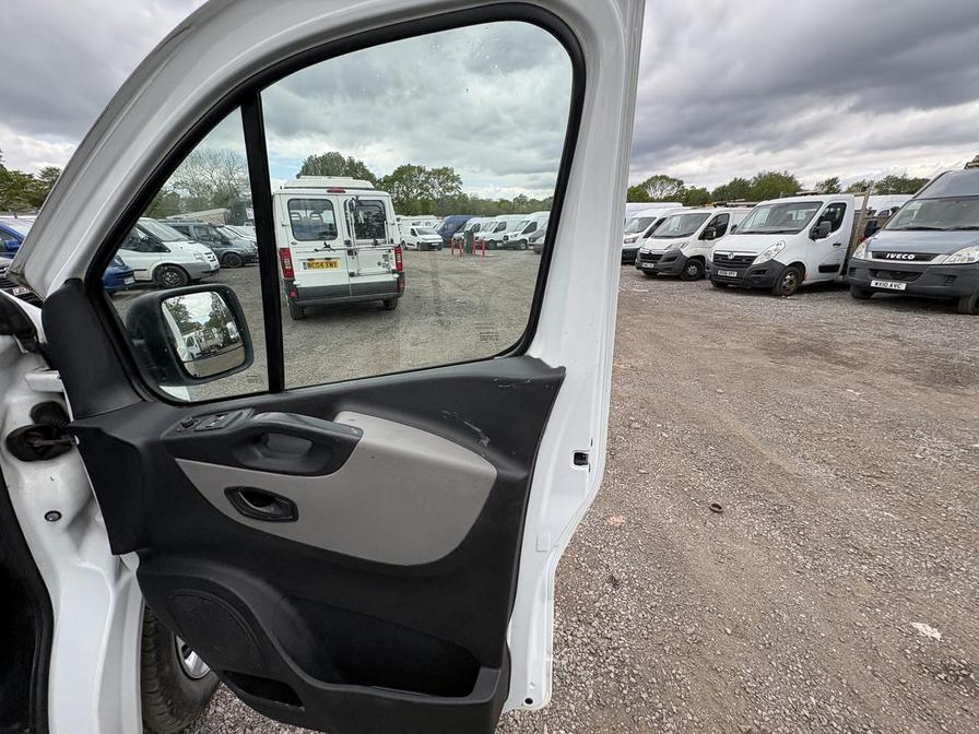 2016 Renault Trafic – Model: Trafic LL29 Business dCi – HV66KKJ