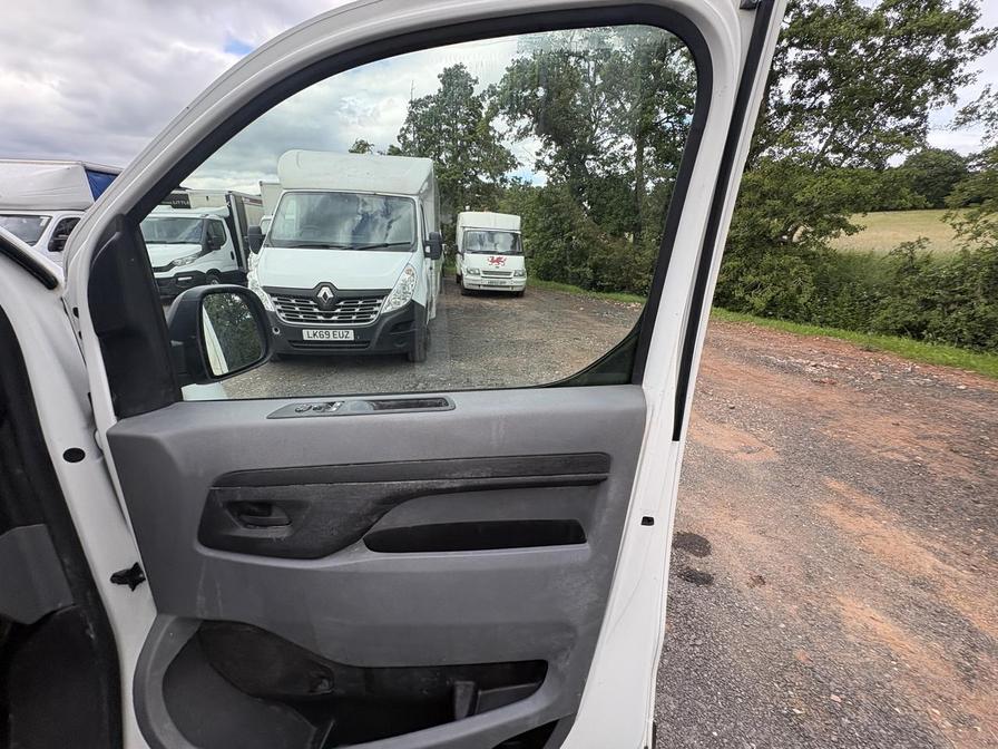2019 Vauxhall Vivaro – Model: Vivaro  3100 Edition S/S – DV69LKA