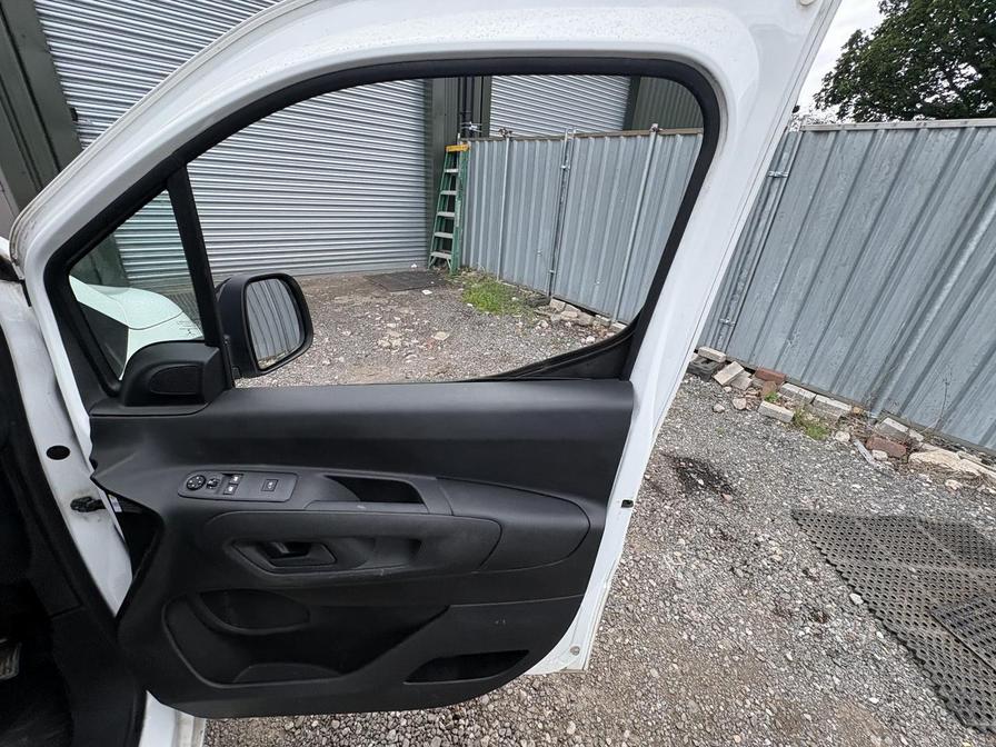 2021 Citroen Berlingo – Model: Berlingo 1000 Enterprise Professional Blue HDi – WP71OBO