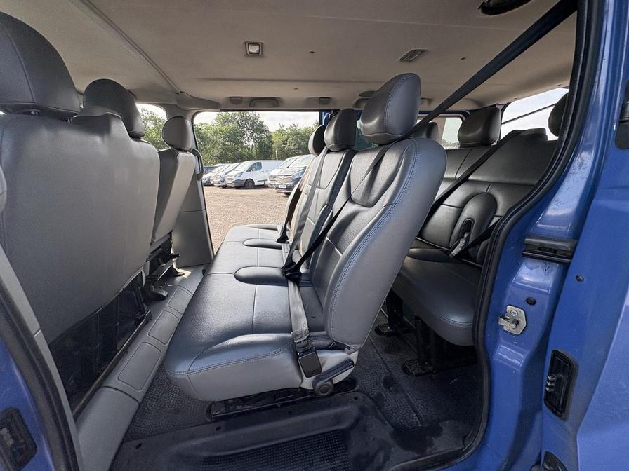 2009 Vauxhall Vivaro Combi – Model: Vivaro Combi LWB – EX59SUV
