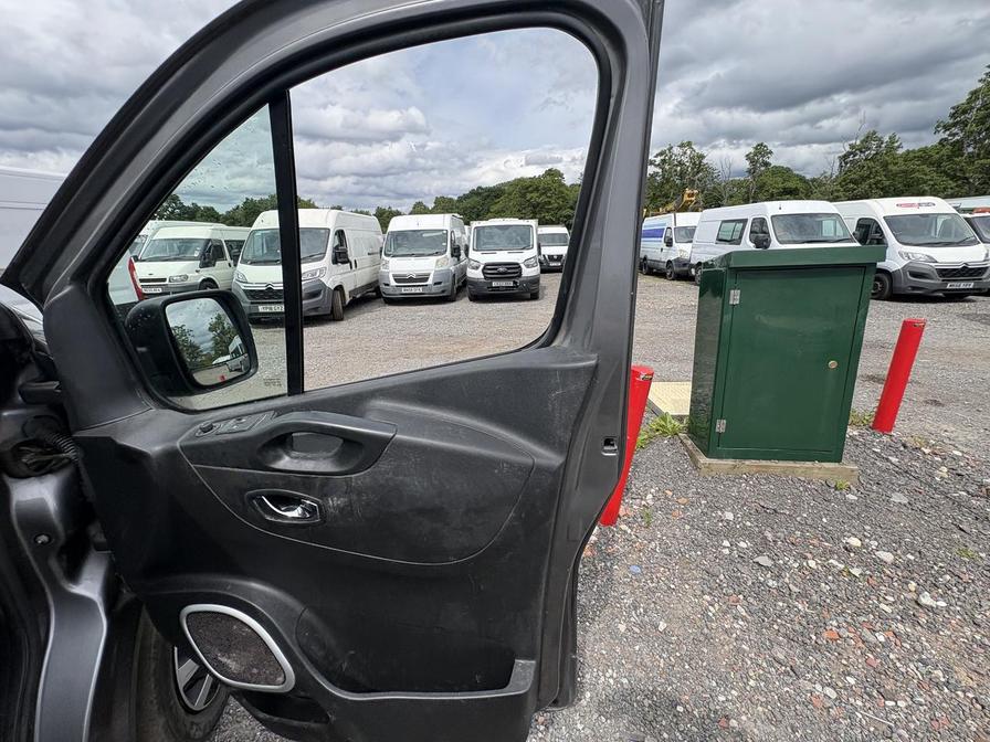 2019 Vauxhall Vivaro – Model: Vivaro 2700 Sportive CDTi – YL19WRP