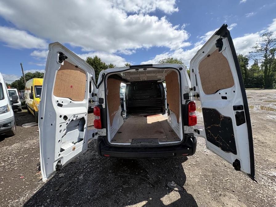 2022 Vauxhall Vivaro – Model: Vivaro F2900 Dynamic S/S – AV22JUW