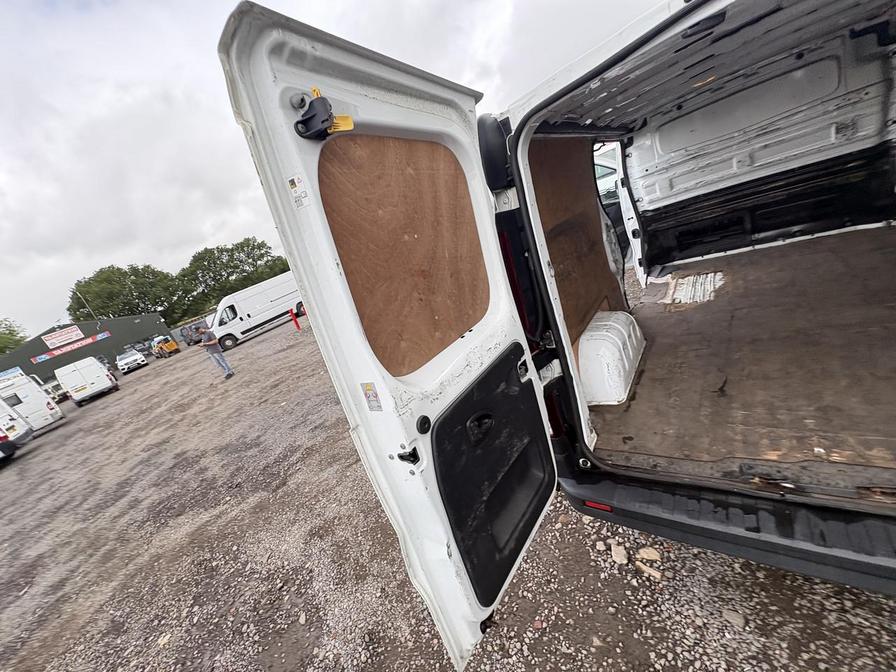 2018 Vauxhall Vivaro – Model: Vivaro 2900 Bi-T CDTi S/S – FY68UVE